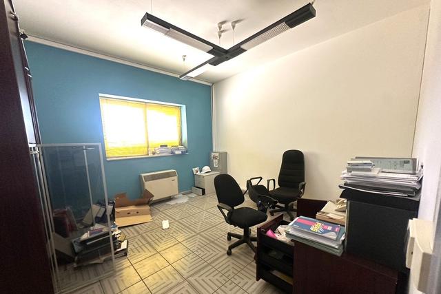 #2639836 Opificio con uffici e cortile privato (part 256) in vendita - foto 14