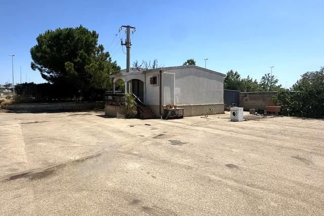 #2639836 Opificio con uffici e cortile privato (part 256) in vendita - foto 15