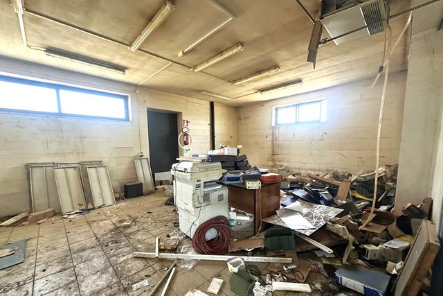 #2639836 Opificio con uffici e cortile privato (part 256) in vendita - foto 19