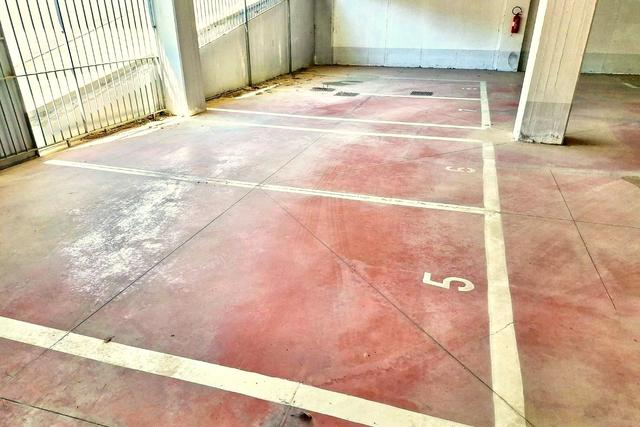 Posti auto in vendita