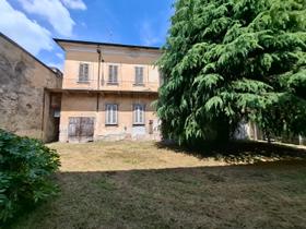Uffici entro 500 mq in vendita