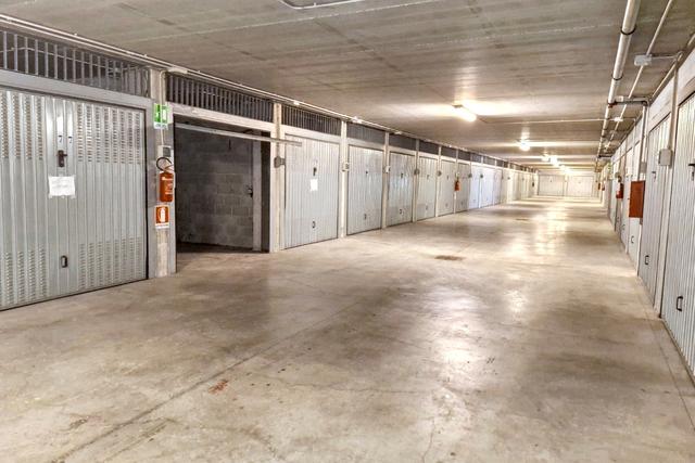 Garage in vendita