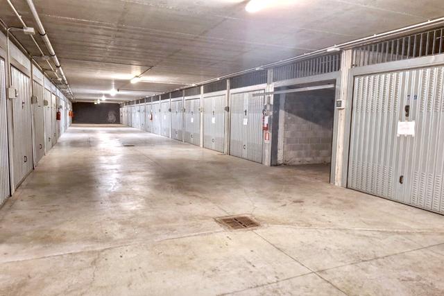 Garage in vendita