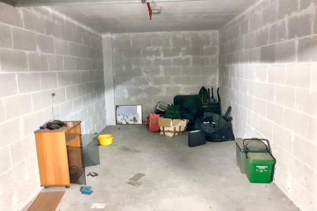 Garage in vendita