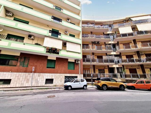 Magazzini in vendita