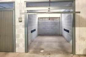 Garage in vendita