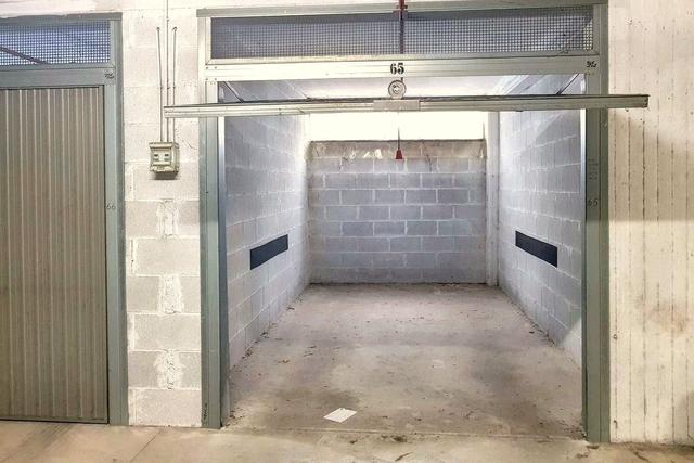 Garage in vendita
