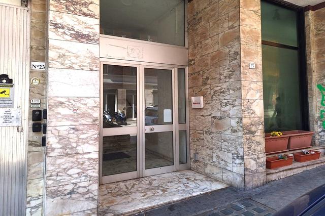 Magazzini in vendita