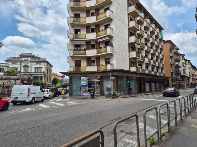Negozi in vendita