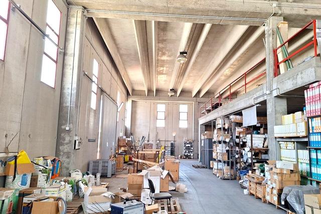 Stabilimenti produttivi in vendita