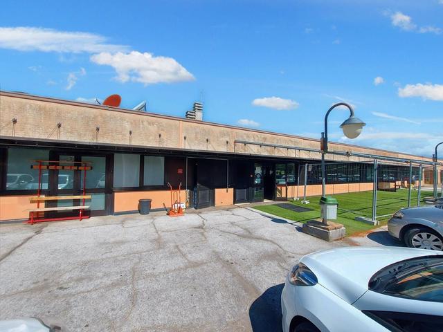 #20498 Fabbricato per l’esercizio di attività e negozio in vendita - foto 2
