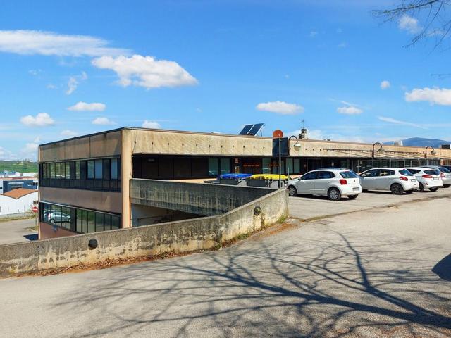 #20498 Fabbricato per l’esercizio di attività e negozio in vendita - foto 4