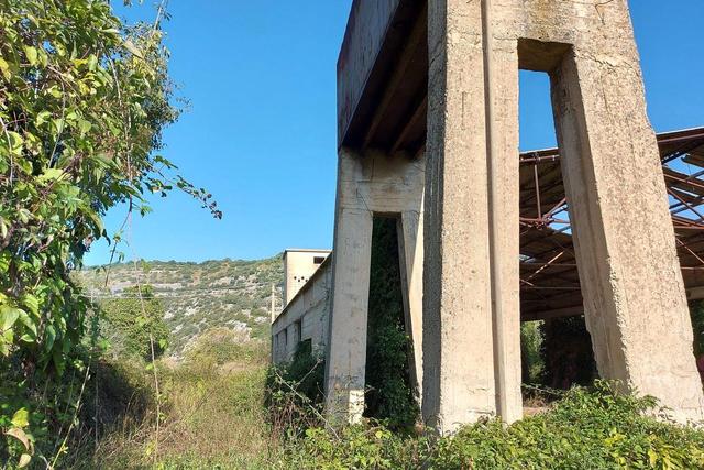 #22066 Ex stabilimento industriale con terreno in vendita - foto 2