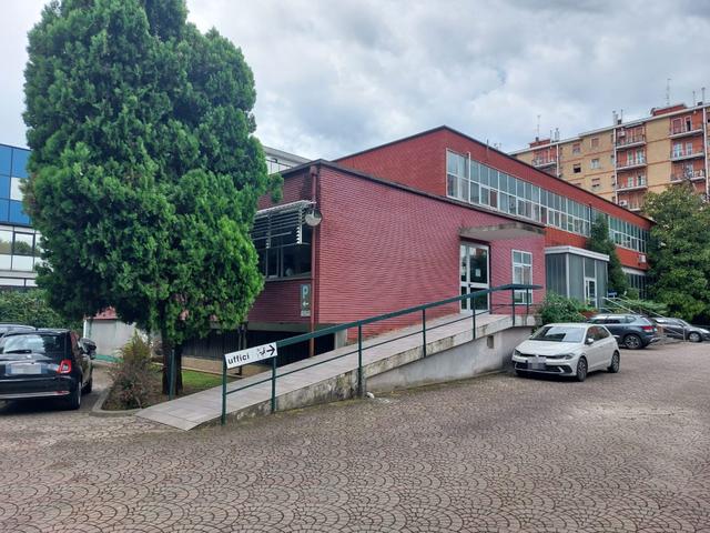 #2537071 Capannone commerciale adibito ad uffici e magazzino deposito in vendita - foto 8