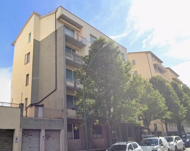 Grandi dimensioni in vendita