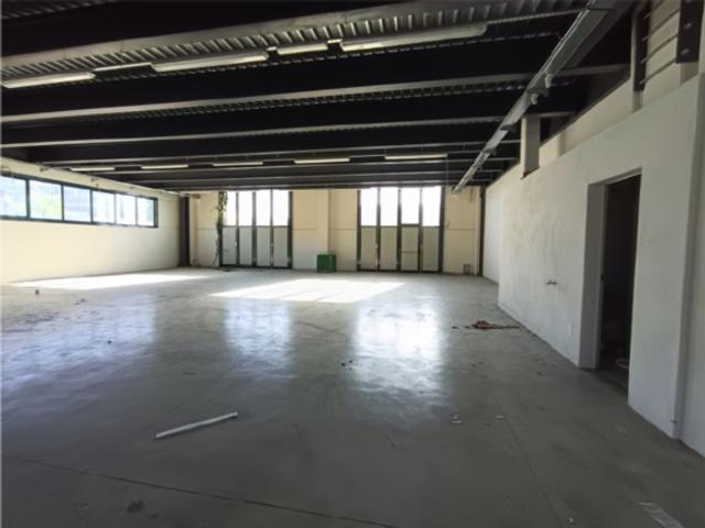 Stabilimenti produttivi in vendita