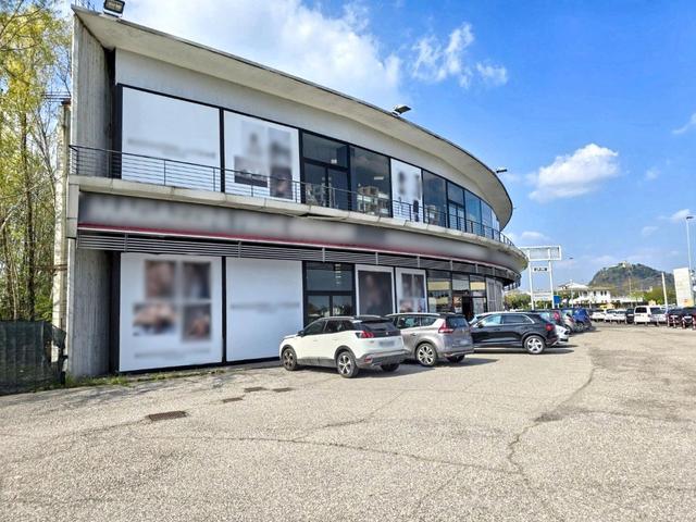 #2515047 Locale commerciale su due piani in vendita - foto 1