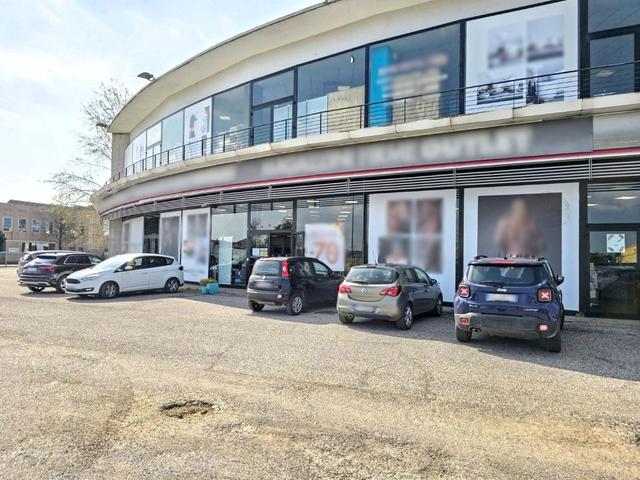 #2515047 Locale commerciale su due piani in vendita - foto 3