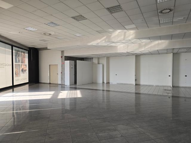 #2515047 Locale commerciale su due piani in vendita - foto 5