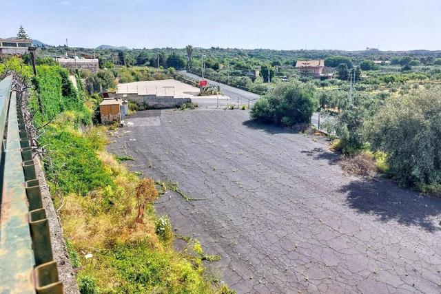 Stabilimenti produttivi in vendita