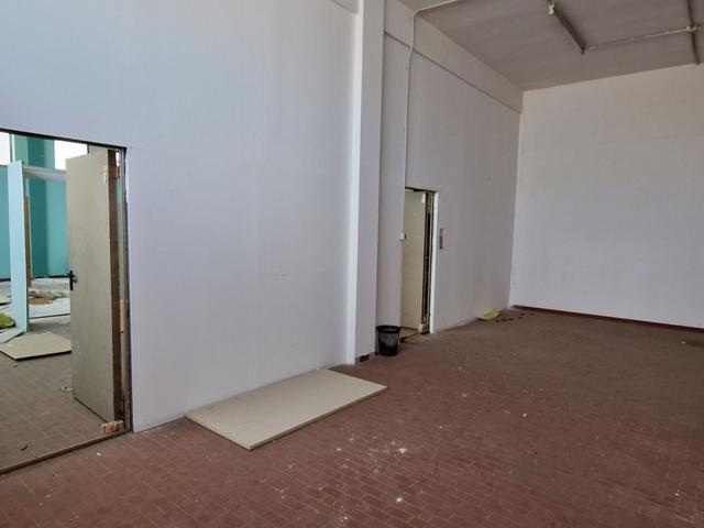 Magazzini in vendita