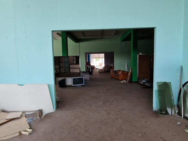 Magazzini in vendita