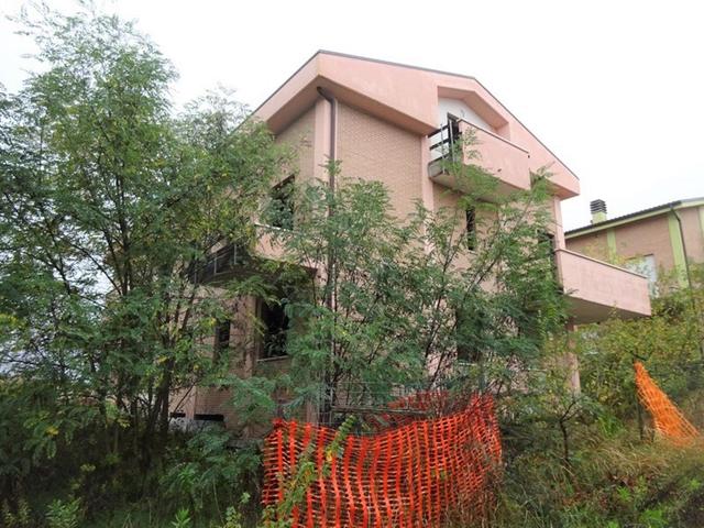 Palazzi in vendita