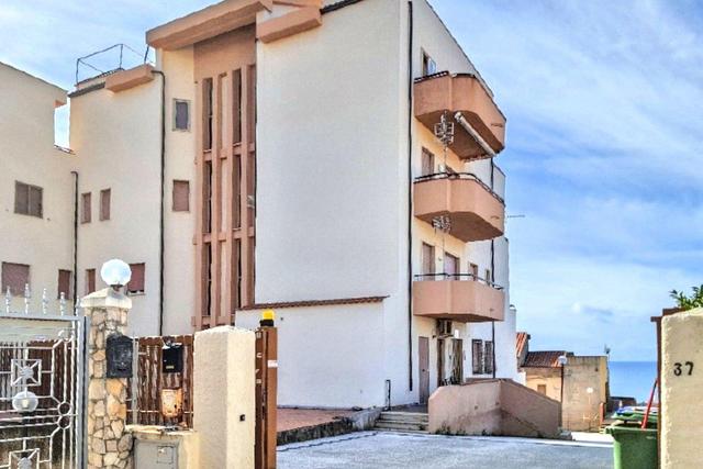 Magazzini in vendita