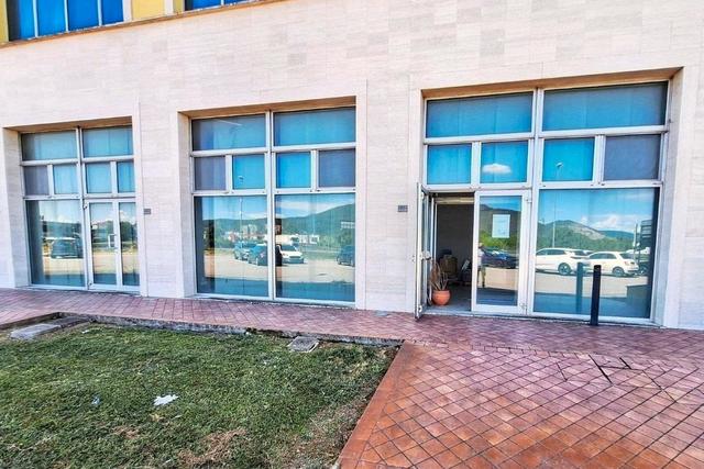 #2536097 Negozio (sub 24) in complesso commerciale in vendita - foto 2