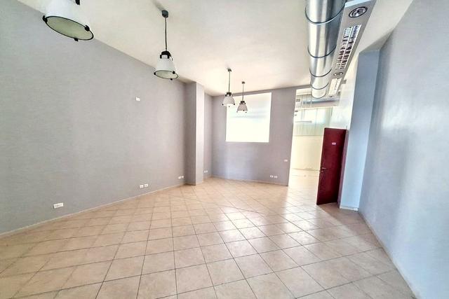 #2536097 Negozio (sub 24) in complesso commerciale in vendita - foto 7