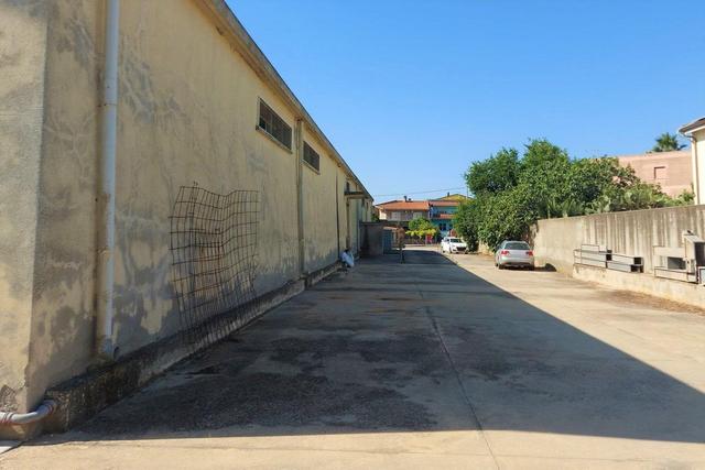 #20407 Complesso artigianale con cortile e pertinenze in vendita - foto 10