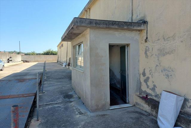 #20407 Complesso artigianale con cortile e pertinenze in vendita - foto 17