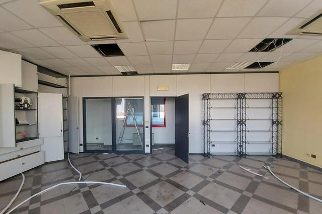 #14879 Capannone con uffici e cabina elettrica in vendita - foto 5
