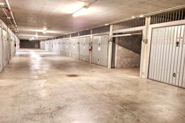 Garage in vendita