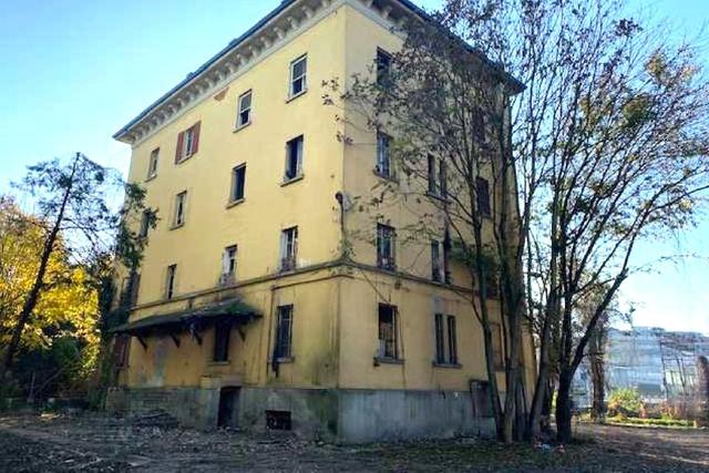 Palazzi in vendita