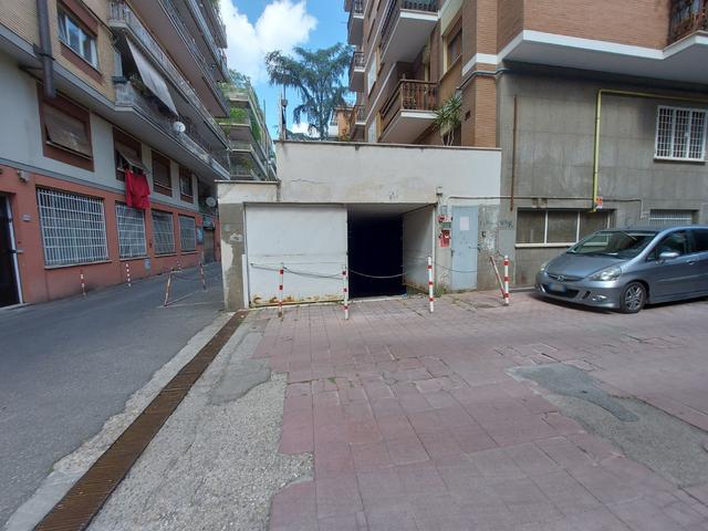Negozi in vendita
