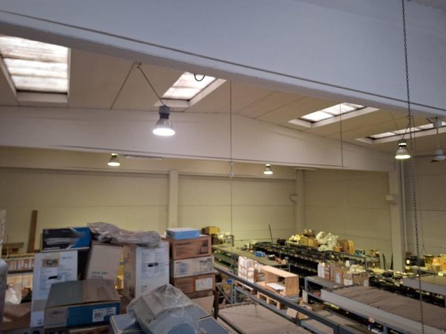 Magazzini in vendita
