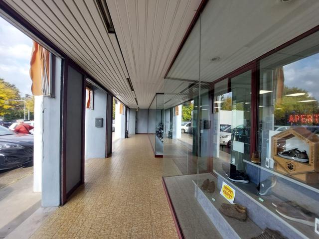 #2537843 Ampio negozio con grande visibilità su Via Emilia in vendita - foto 5