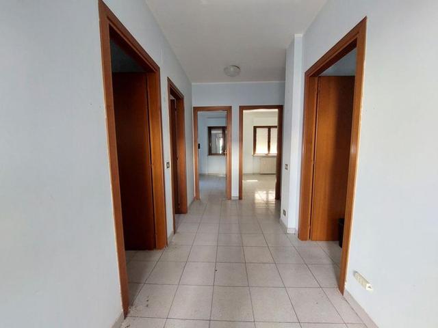 #14753 Ufficio al piano terra in edificio condominiale in vendita - foto 2