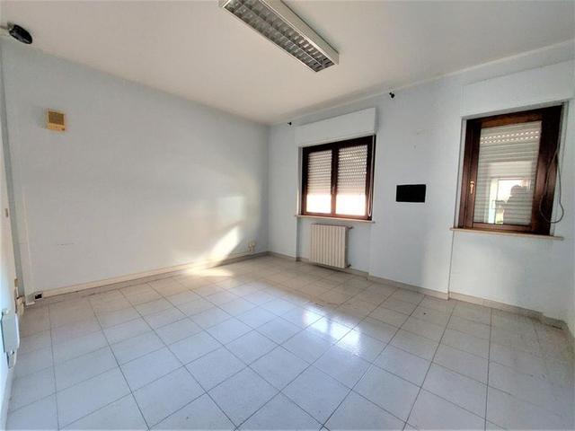 Studi privati in vendita