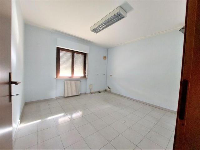 #14753 Ufficio al piano terra in edificio condominiale in vendita - foto 4