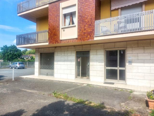 #2536082 Negozio con ampia area pertinenziale in vendita - foto 3
