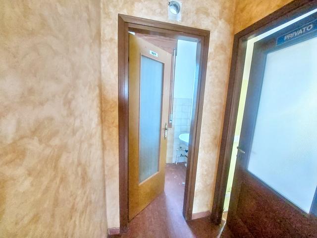 #2536082 Negozio con ampia area pertinenziale in vendita - foto 11