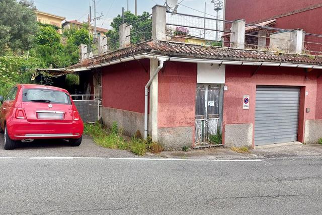 Magazzini in vendita