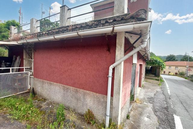 Magazzini in vendita