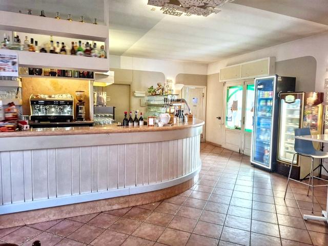 #2536134 Locale commerciale uso bar-trattoria con unità in corso di definizione in vendita - foto 4