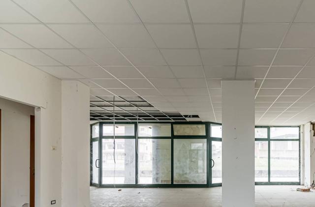 #2537542 Locale commerciale con magazzino in vendita - foto 2