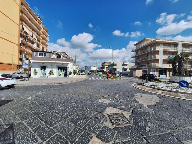 Negozi in vendita