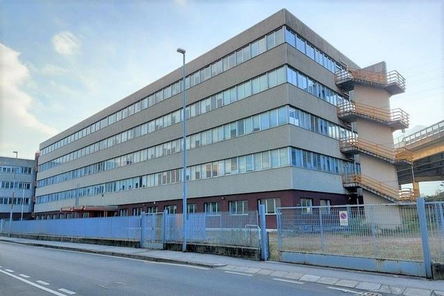 #2537729 Edificio cielo terra indipendente con parcheggio sotterraneo privato e ampia area esterna in vendita - foto 1