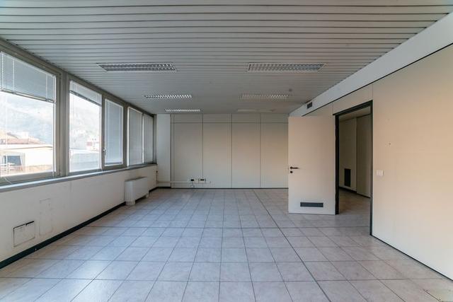 #2537729 Edificio cielo terra indipendente con parcheggio sotterraneo privato e ampia area esterna in vendita - foto 5